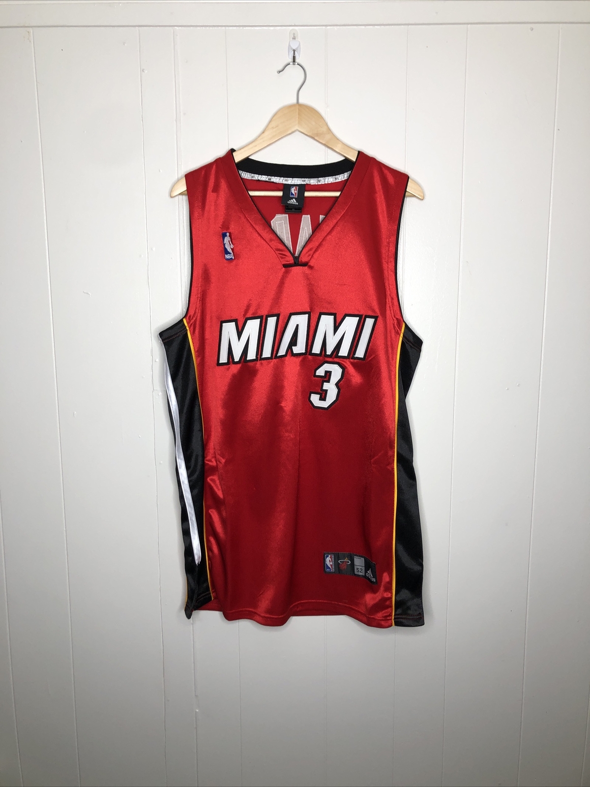 Authentic Adidas Miami Heat DWAYNE WADE #3 Red Jersey Size 52: купить с  доставкой из США, цена 12 906 руб - (233910624710)