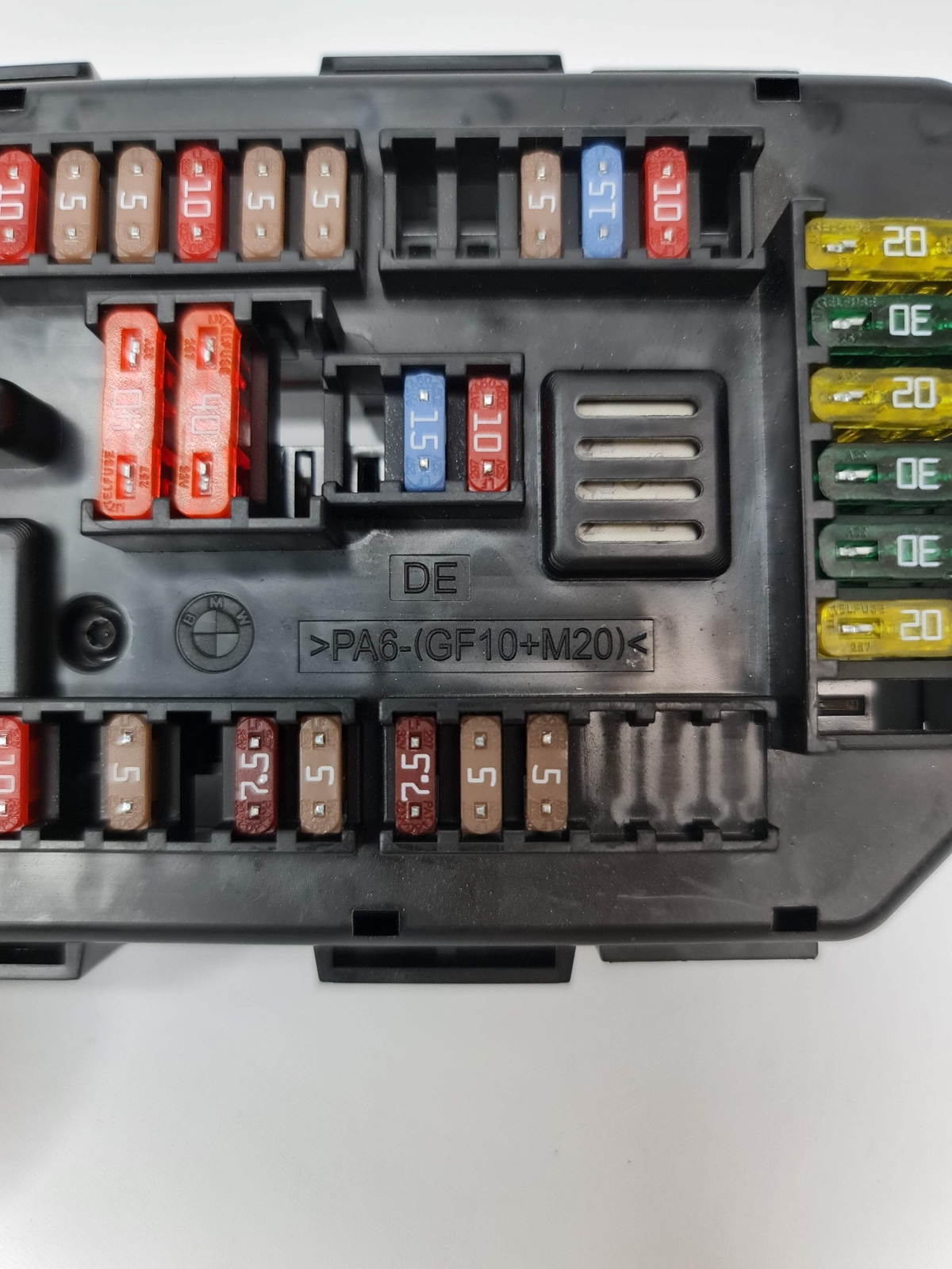 0 Bmw 4 F82 M4 2014 RHD Power Distribution Fuse Box 9337879 3157118 61149337879 01 image 4