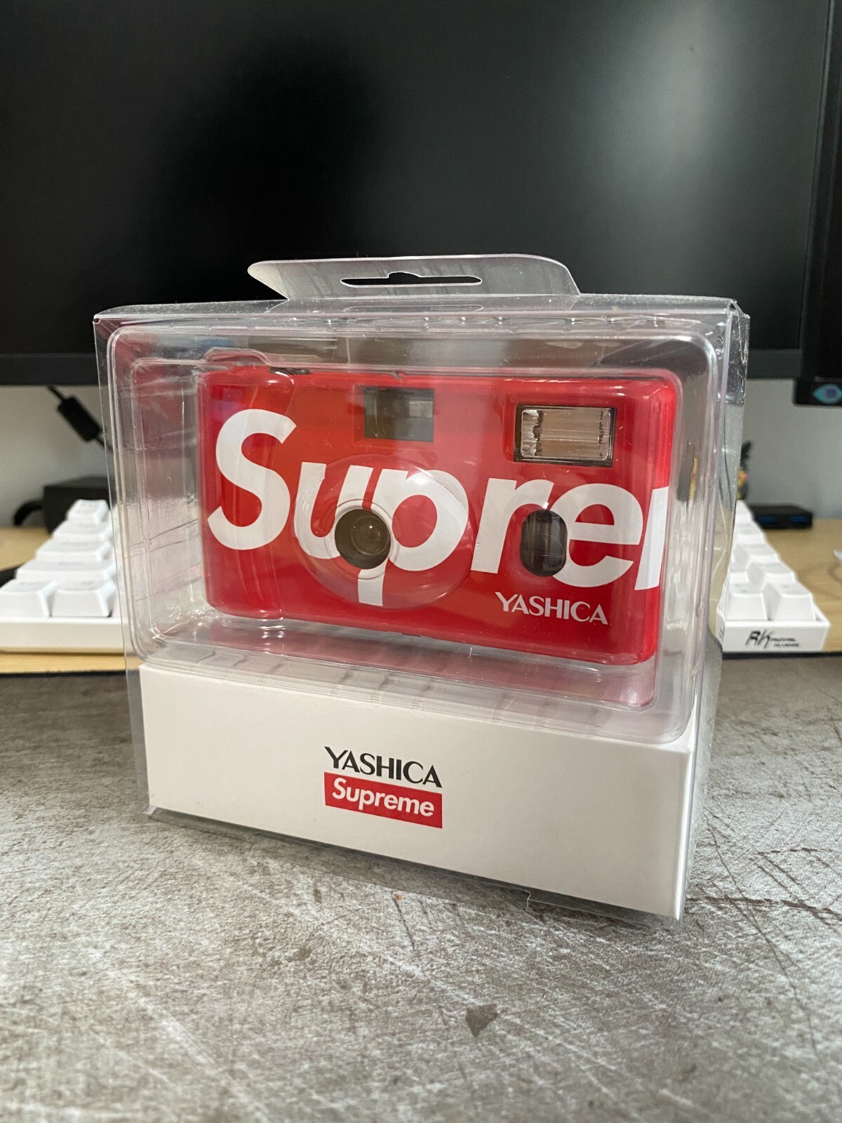 SS21 Supreme Yashica MF-1 Camera - Red | eBay SS21 Supreme Yashica MF-1 Camera - Red | eBay