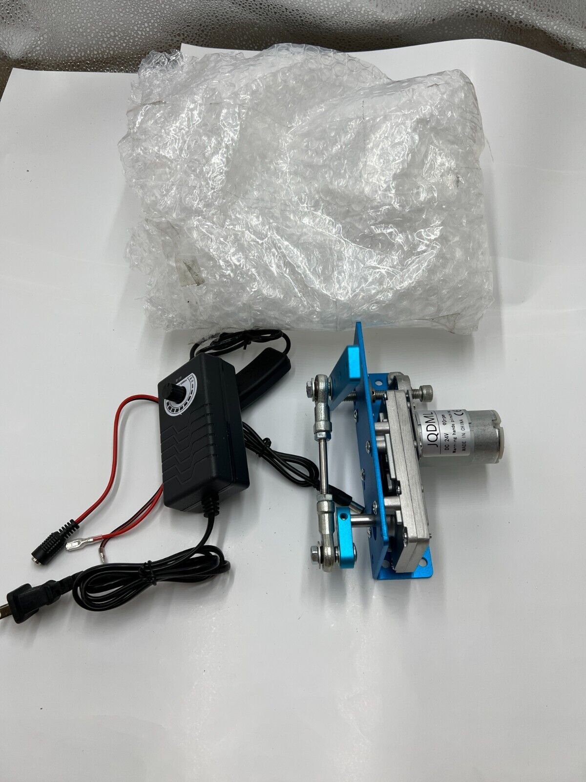 QTY 8) Takanawa Metal Gear Motors DS-400.110/S555S, 120615 QTY 8) Takanawa Metal Gear Motors DS-400.110/S555S, 120615