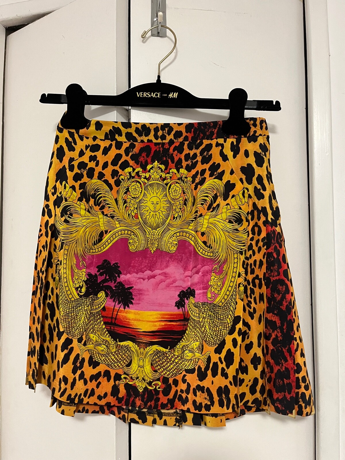 【関税込み】versace 'Orchid Versace' skirt Versace Orchid Print Pleated Crepe De Chine Midi Skirt