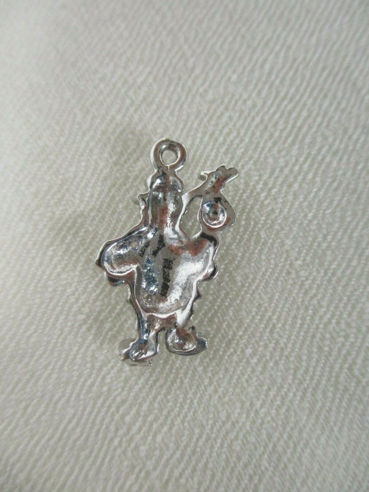 VINTAGE STERLING SILVER HOBO CARRYING A BINDLE CHARM 3/4