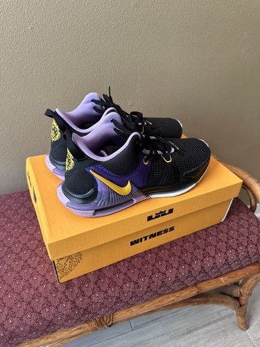 送料無料 新品未使用 Nike LeBron Witness 27センチ紫 Amazon.com | Nike Lebron Witness VII Mens Basketball