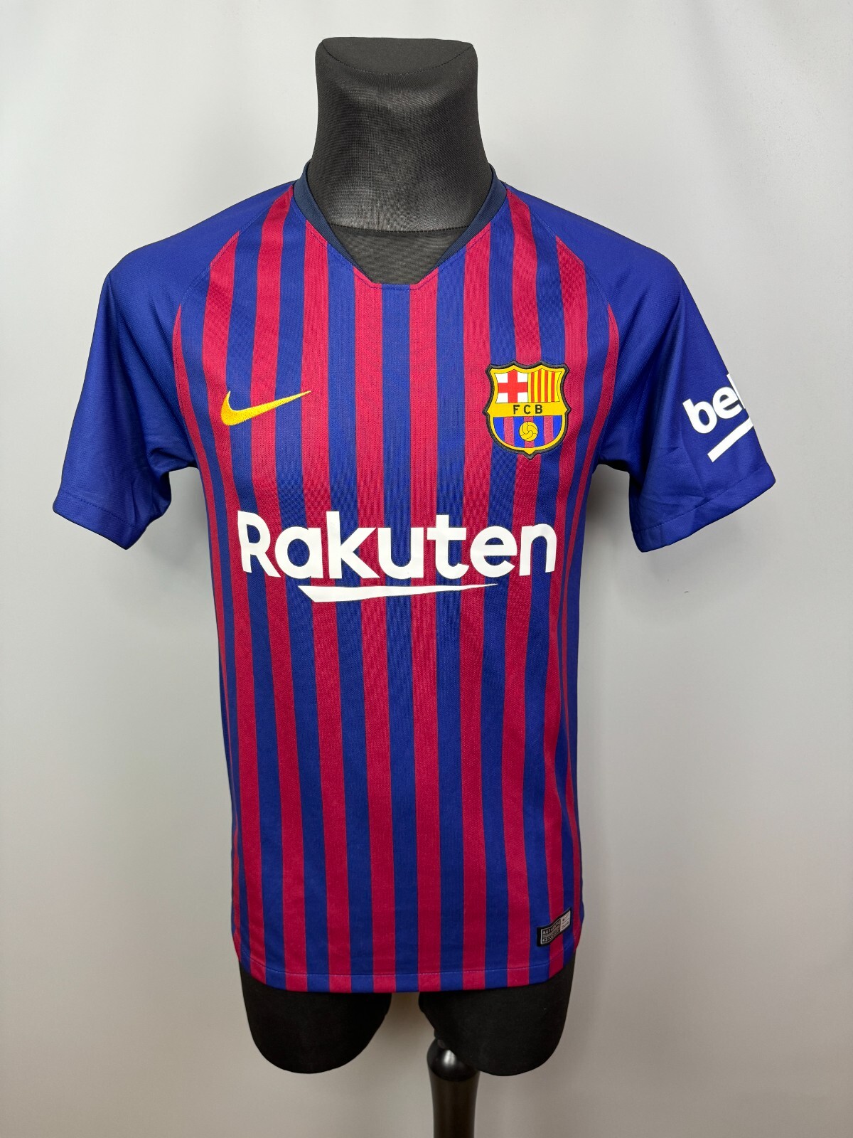 BARCELONA 2018 2019 HOME SHIRT FOOTBALL SOCCER JERSEY NIKE BARCELONA 2018 2019 HOME SHIRT FOOTBALL SOCCER JERSEY NIKE