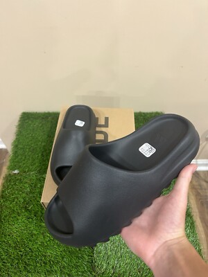 Yeezy Slide (Onyx)