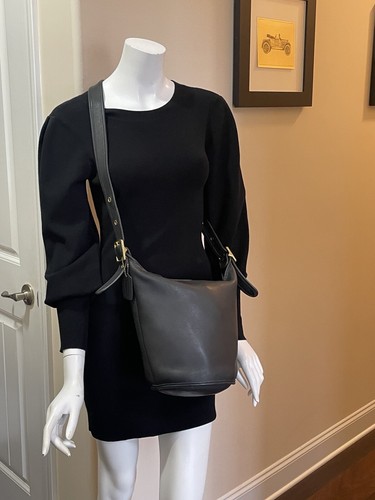 VINTAGE Coach HELEN Black Leather Bucket Shoulder Crossbody VINTAGE Coach HELEN Black Leather Bucket Shoulder Crossbody