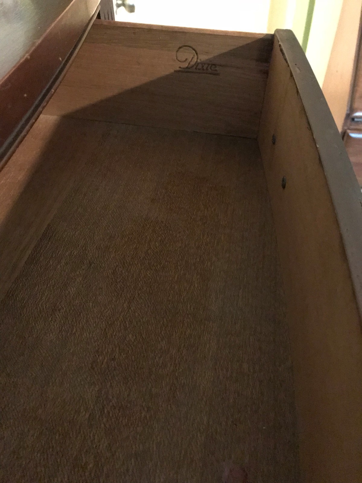 Antique Mahogany Dixie Chest of Drawers