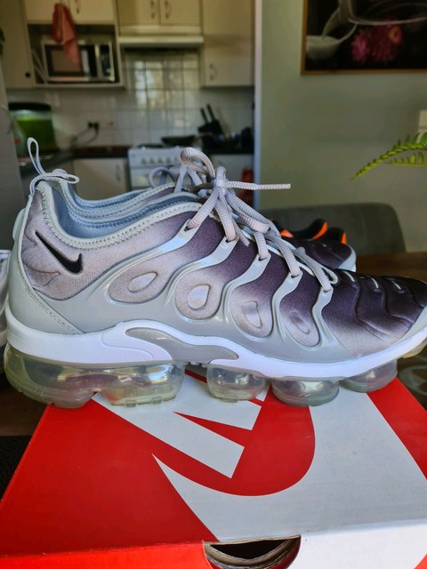 vapormax plus playstation