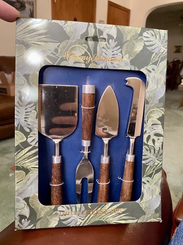 Tommy Bahama 4 Piece Cheese Knife Set  Silver Tone Brown Wood Handles