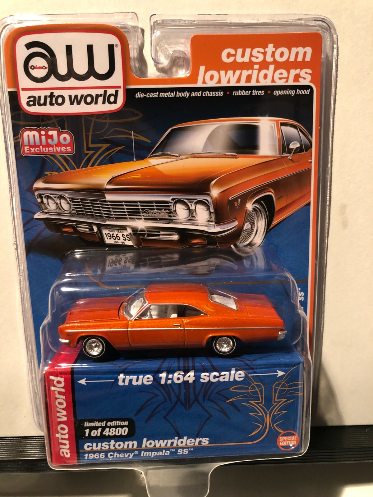 1/64 AUTO WORLD CUSTOM LOWRIDERS 1966 IMPALA SS COUPE CANDY