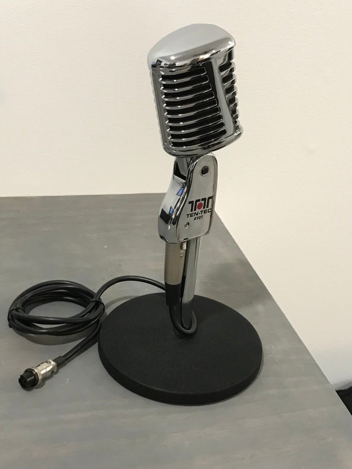 Ten Tec Regal TT-707 Microphone ,TT-716 Base and TT-707 Cable XLR to 4 Pin Round