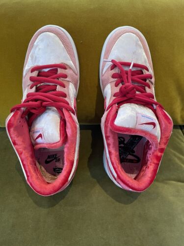 Nike SB Dunk Low x StrangeLove Valentines Day 2020 UK8 Box Nike SB Dunk Low x StrangeLove Valentines Day 2020 UK8 Box