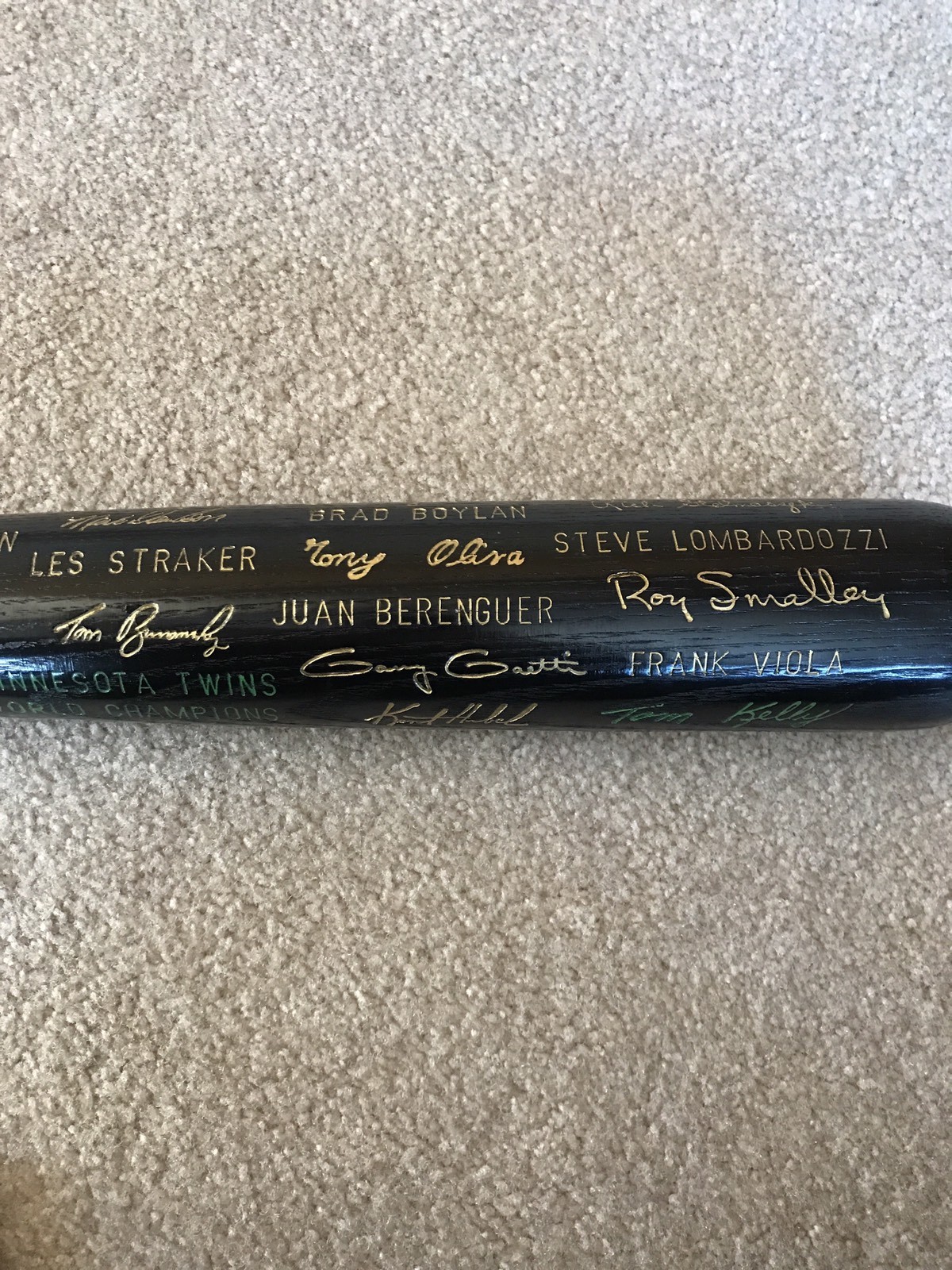 1987 MINNESOTA TWINS WORLD SERIES BLACK BAT PUCKET HRBEK BLYLEVEN CARLTON