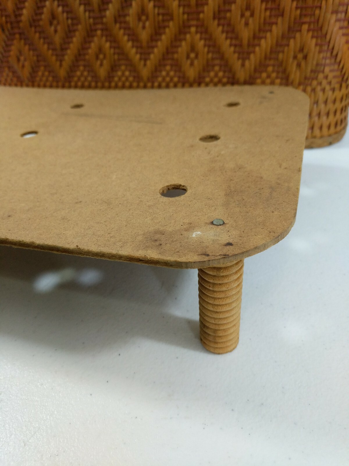 Vintage Redmon Woven Wicker Picnic Basket Metal Handles w/ Pie Shelf Large USA