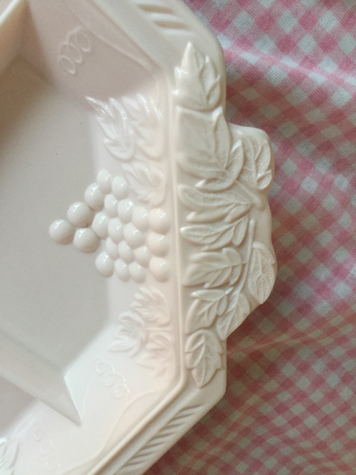 Vintage Jeannette Shell Pink Milk Glass 4-Part Divided Relish/Serving Dish - ca.