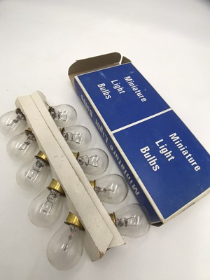 Lot of 10 APO 1584 Mini Lamps Light Bulbs 4v 8w S8 BA15d Bayonet Base