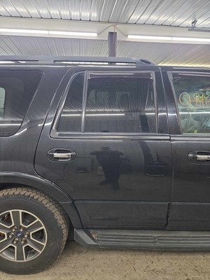 Used Right Rear Door fits: 2014 Ford Expedition electric privacy tint glass side