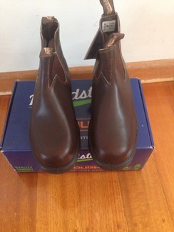 blundstone boots kingston