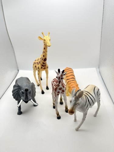 置物 GIRAFFE AND ZEBRA Lot of 5 Safari Land Animals . Giraffes Zebra Elephant. Hard