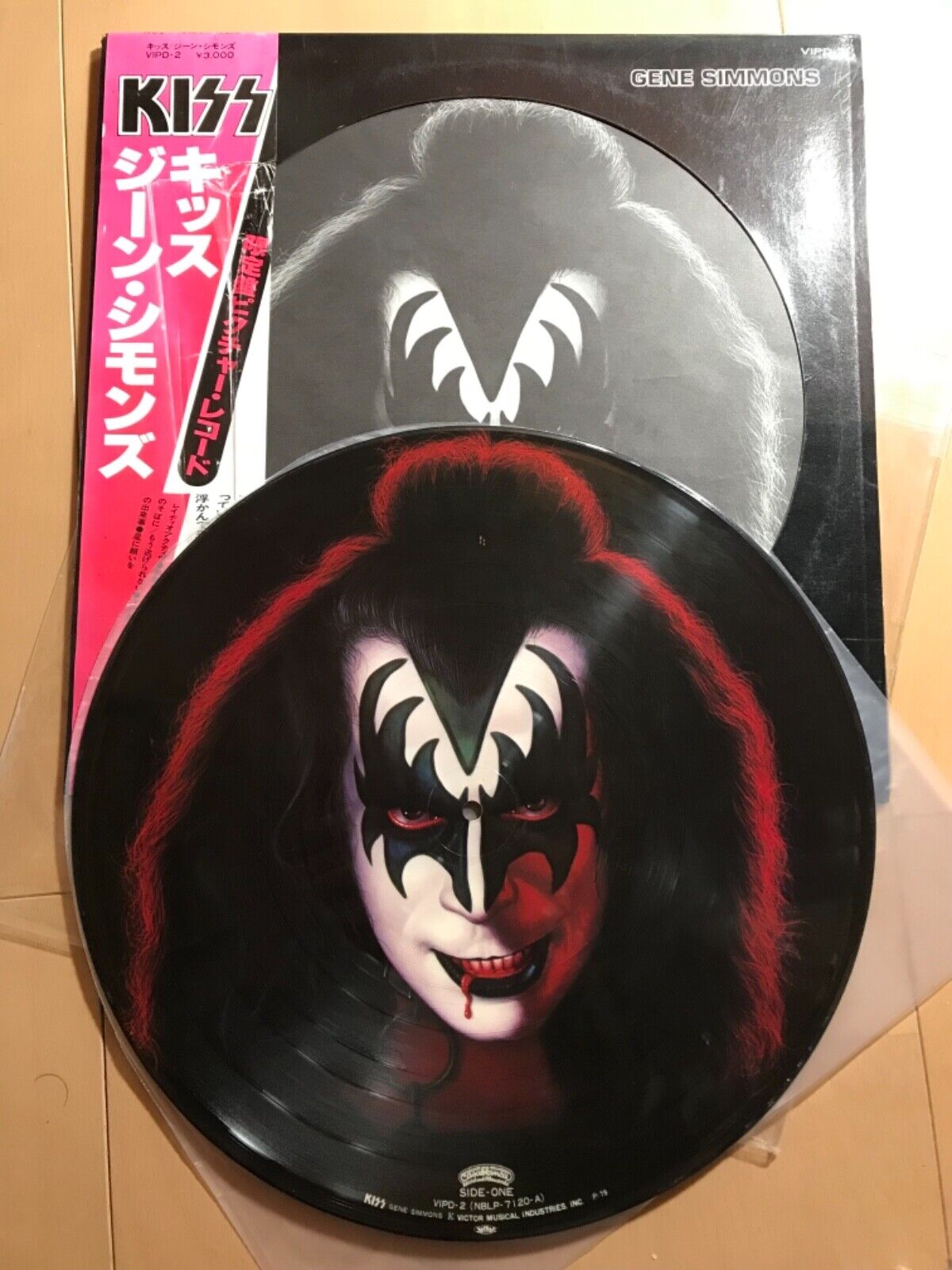 KISS キッス Gene Simmons ジーンシモンズ 直筆サイン 超レア！KISS（キッス）/ジーン・シモンズサイン入りジャンボ生