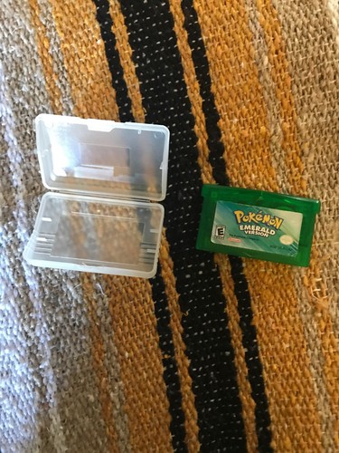 Pokemon: Emerald Version (Nintendo Game Boy Advance, 2005)