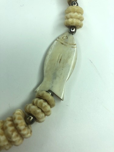 E Vtg Retro 40s 50s Carved Bone Tribal Boho Fish Jungle Leaf Handmade Necklace