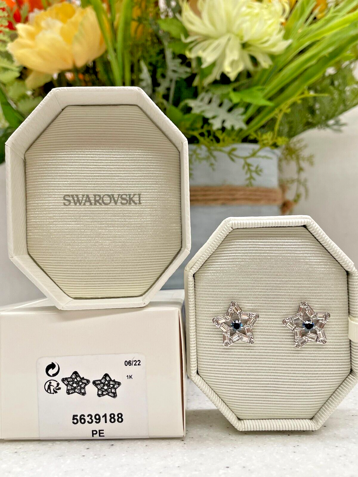 ポッキー② Swarovski Stella stud earrings Mixed cuts, Star, Blue