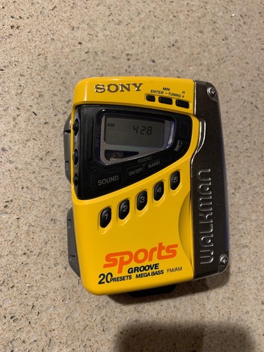 ソニスポ　WALKMAN Sony Sports Groove WM-FS497 Water Resistant 20 Presets Mega Bass