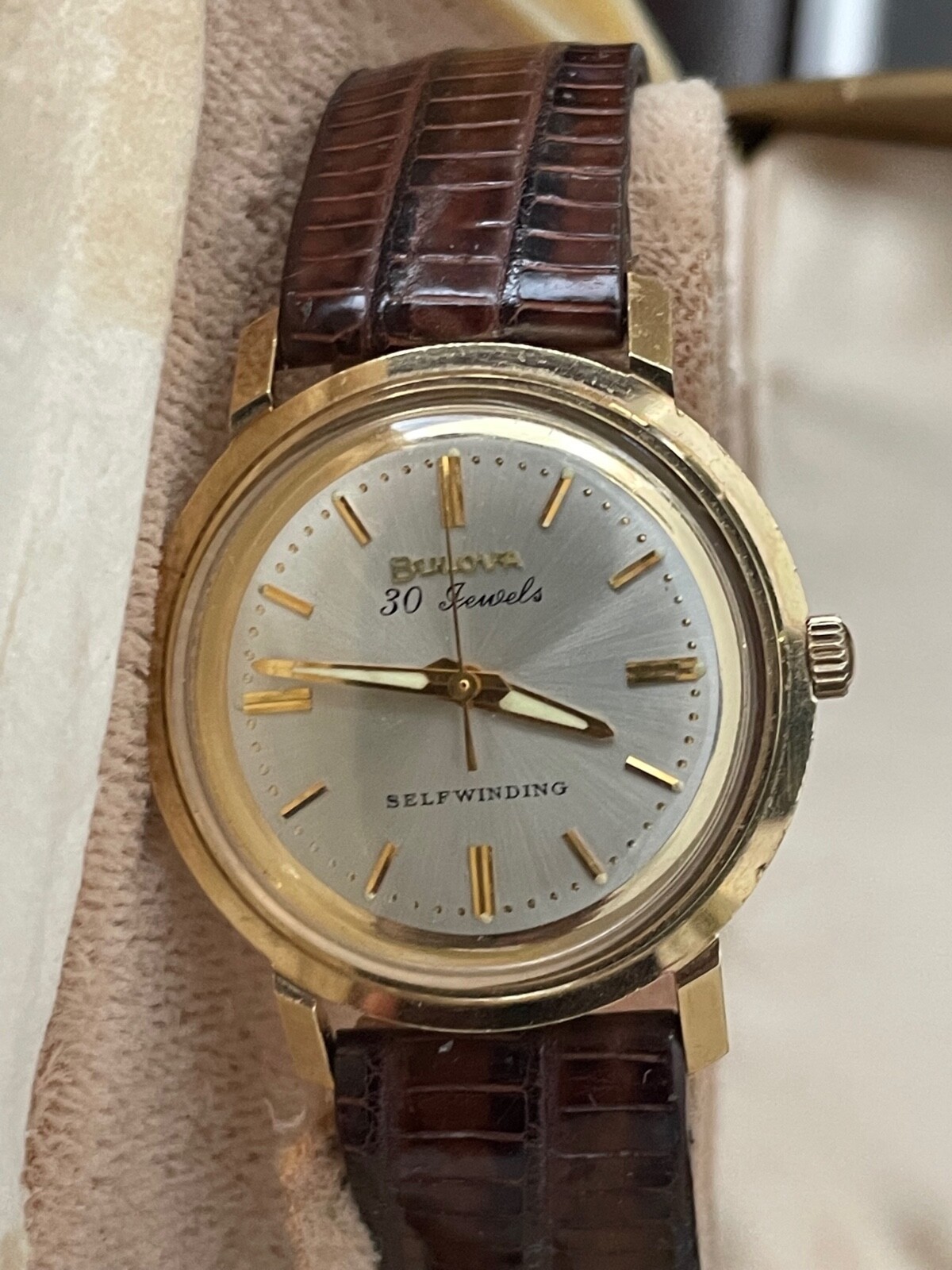 Bulova 14k Yellow Gold Vintage 30 Jewels Self Winding Men's Bulova 14k Yellow Gold Vintage 30 Jewels Self Winding Men's