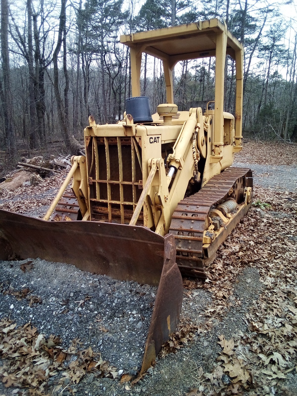 CAT 941B CRAWLER/LOADER IN GOOD OPERATIONAL CONDITION - RUNS AND DRIVES