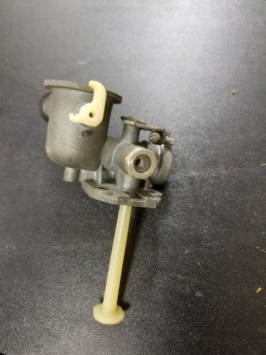 Briggs and Stratton Carburetor 298569 NOS!