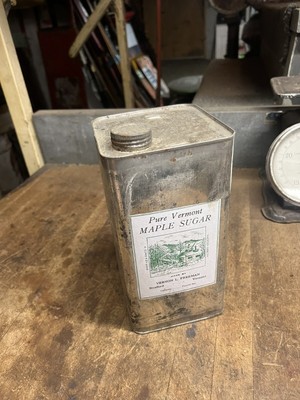 Old Strafford VT Pure Vermont Maple Sugar Syrup Vernon Paper Label Tin Metal Can