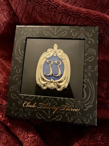 BRAND NEW & New Design Exclusive Disneyland Club 33 Blue