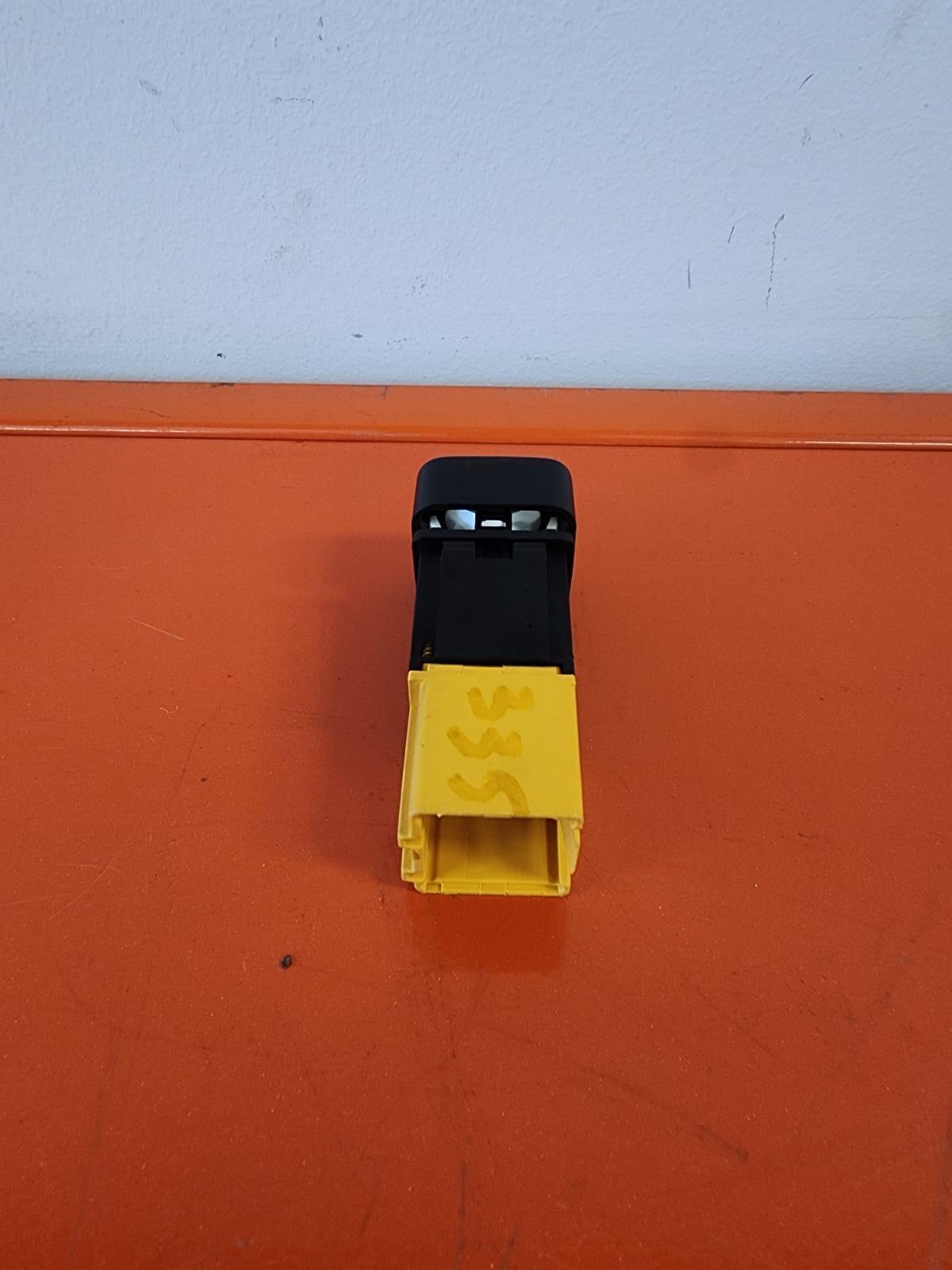 2004 Peugeot 206 WINDOW LOCK SWITCH 10/99-11/07 image 3