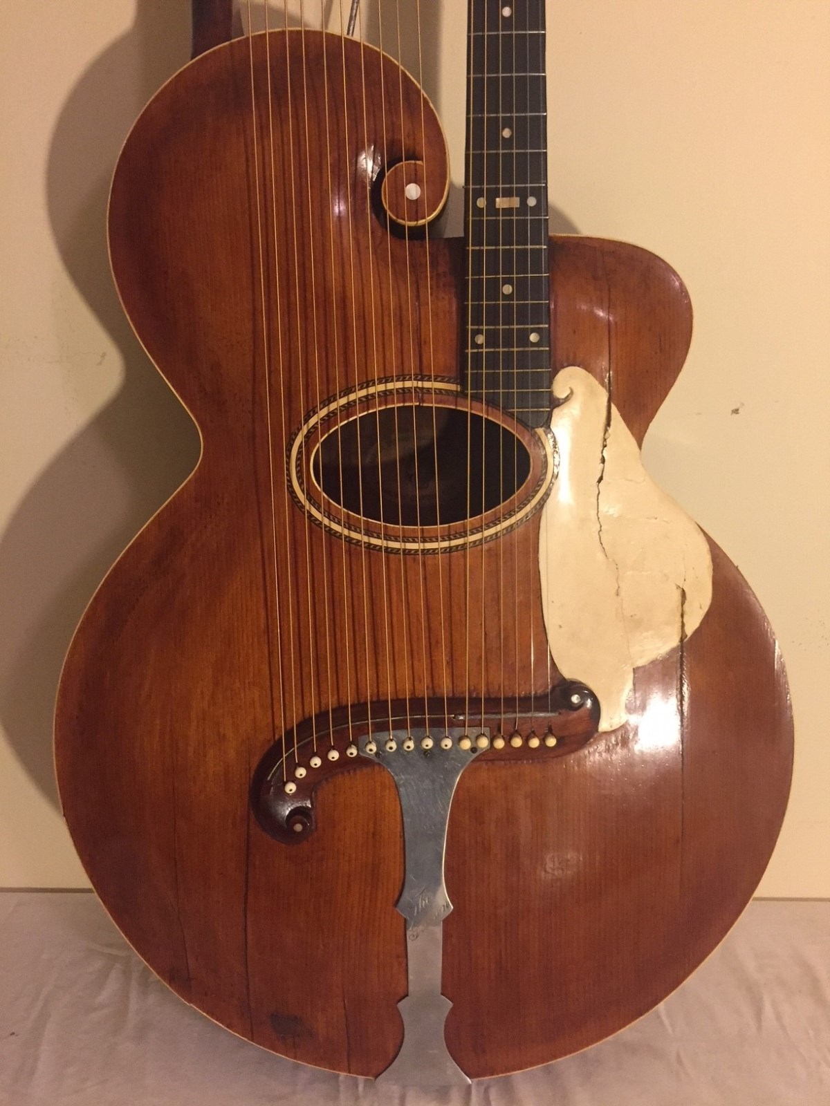 1906 GIBSON Style U Harp Guitar Spruce top and all Walnut - very RARE