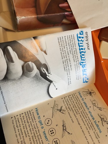 Vintage BUTTONEER 2 Replace buttons without sewing Ronco New in Package