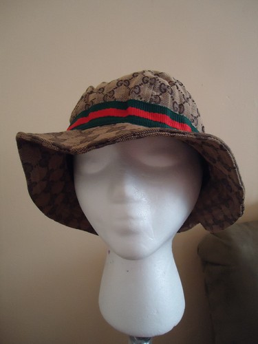 Gucci★素敵！Ken Scott Multi-Color Cotton Floral Bucket Hat Gucci Ken Scott Women's Multi-Color Cotton Floral Bucket Hat