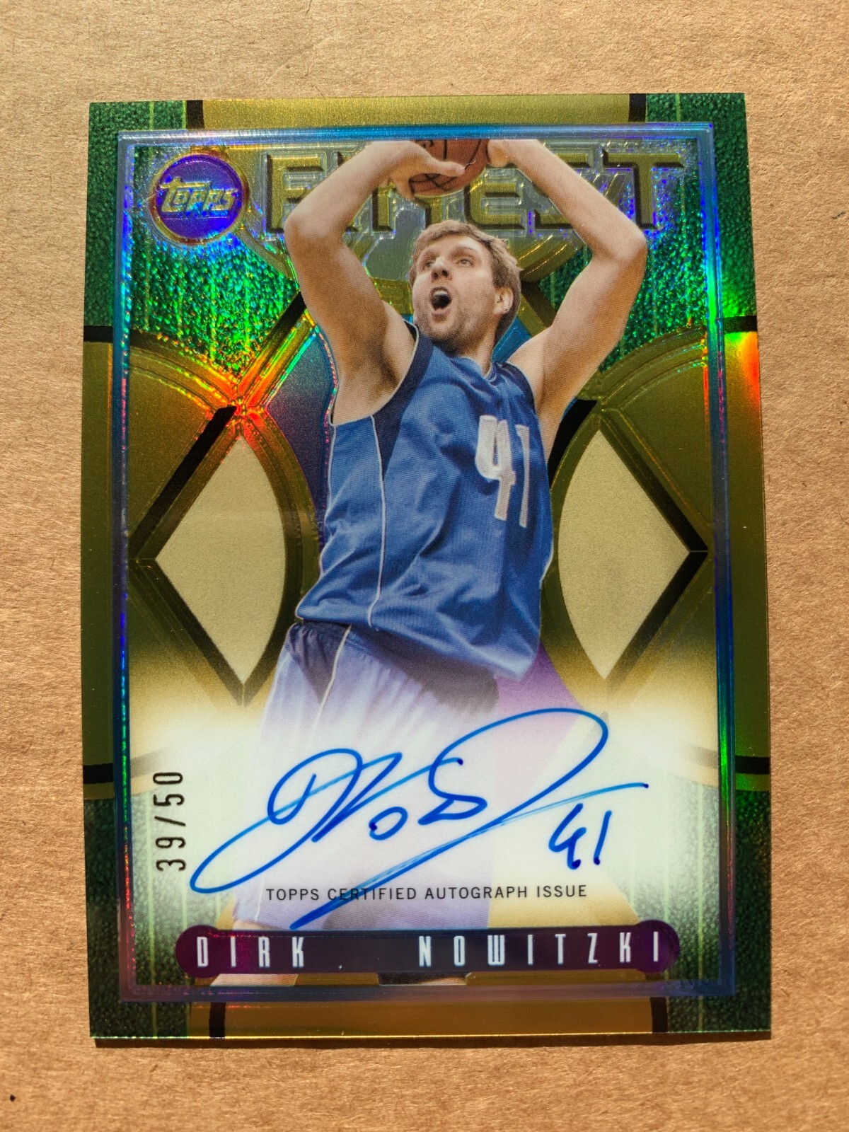 NBAカード Dirk Nowitzki ノビツキー サインカード 25枚限定 Dirk Nowitzki 2024-25 Topps Finest Flashback On-Card