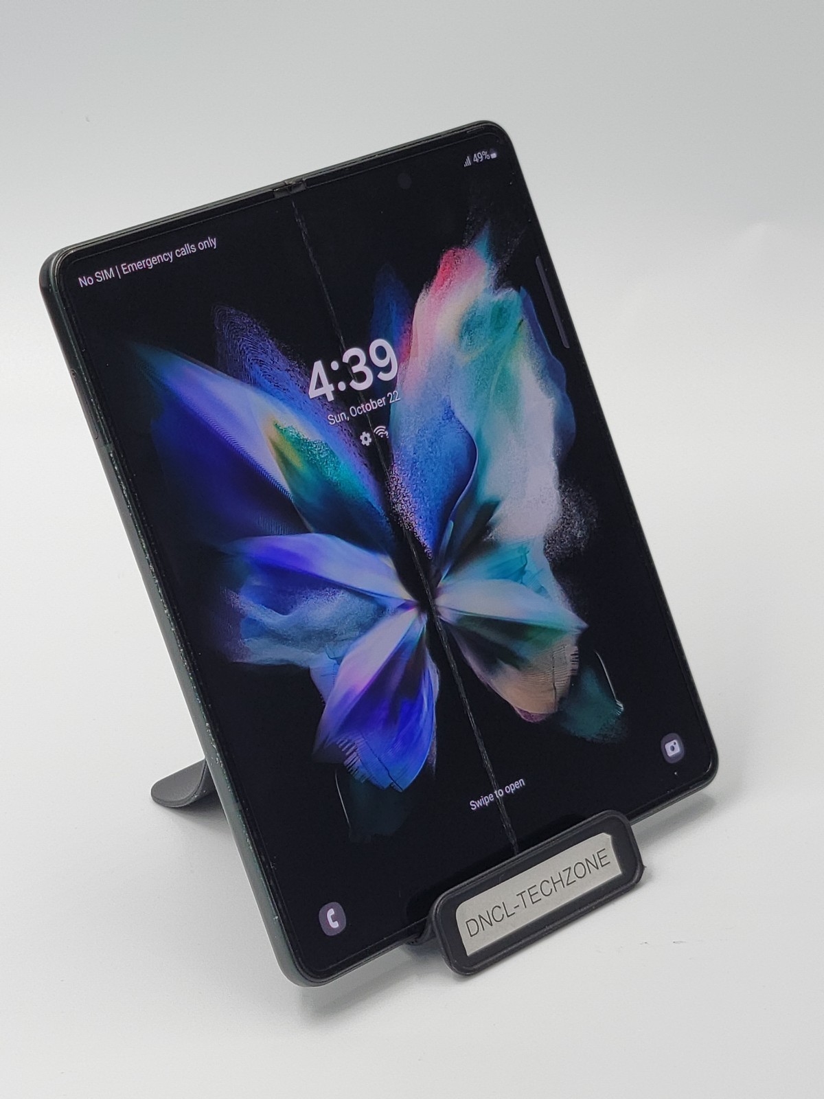 Samsung Galaxy Z Fold3 256GB Phantom Green AT&T - Screen