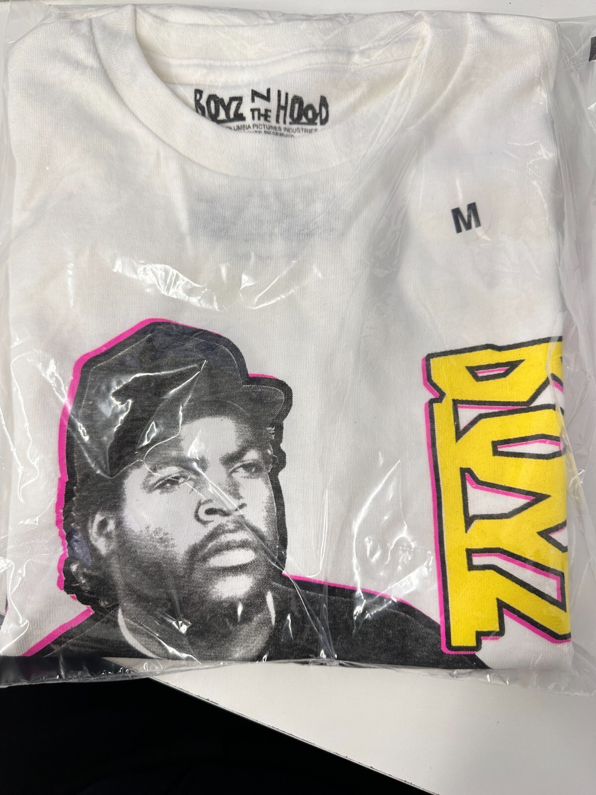 

БЕЛАЯ ФУТБОЛКА С ГРАФИКОЙ BOYZ N THE HOOD АУТЕНТИЧНАЯ ФУТБОЛКА С ЛИЦЕНЗИЕЙ, Белый