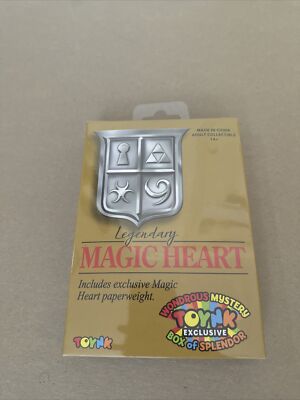 TOYNK Wondrous Box Of Splendor Legend of Zelda 8-Bit Heart Paperweight