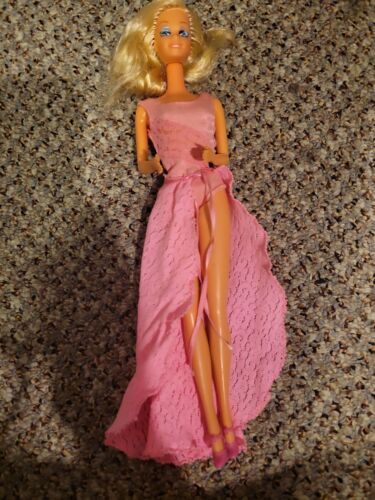 Vintage Barbie Doll Blonde Blinking Eye Stamped Mattel 1966 Vintage Barbie Doll Blonde Blinking Eye Stamped Mattel 1966