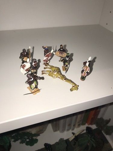 7 Handpainted Metal Zulu Warriors Hunting Giraffe 1:72 scale