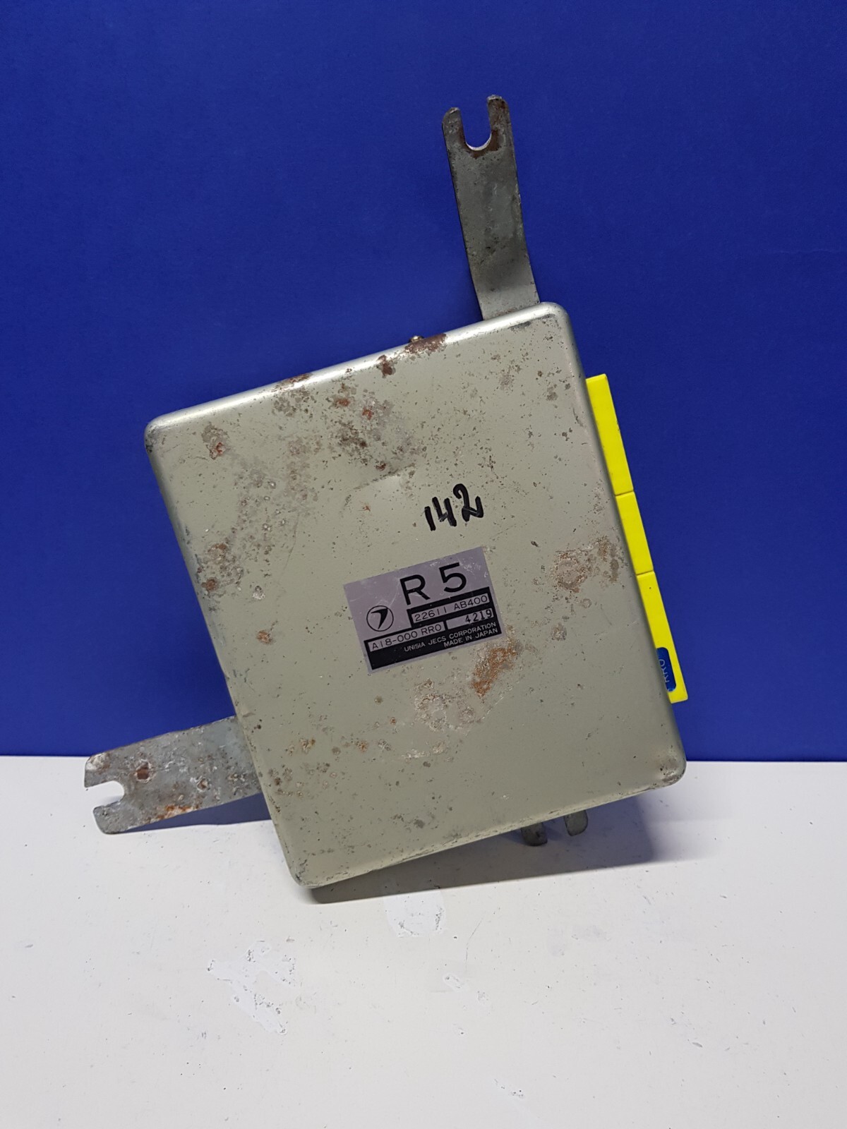 1173Aa 2001 Subaru Legacy 2.5L EJ251 A/T Engine Control Unit ECU
