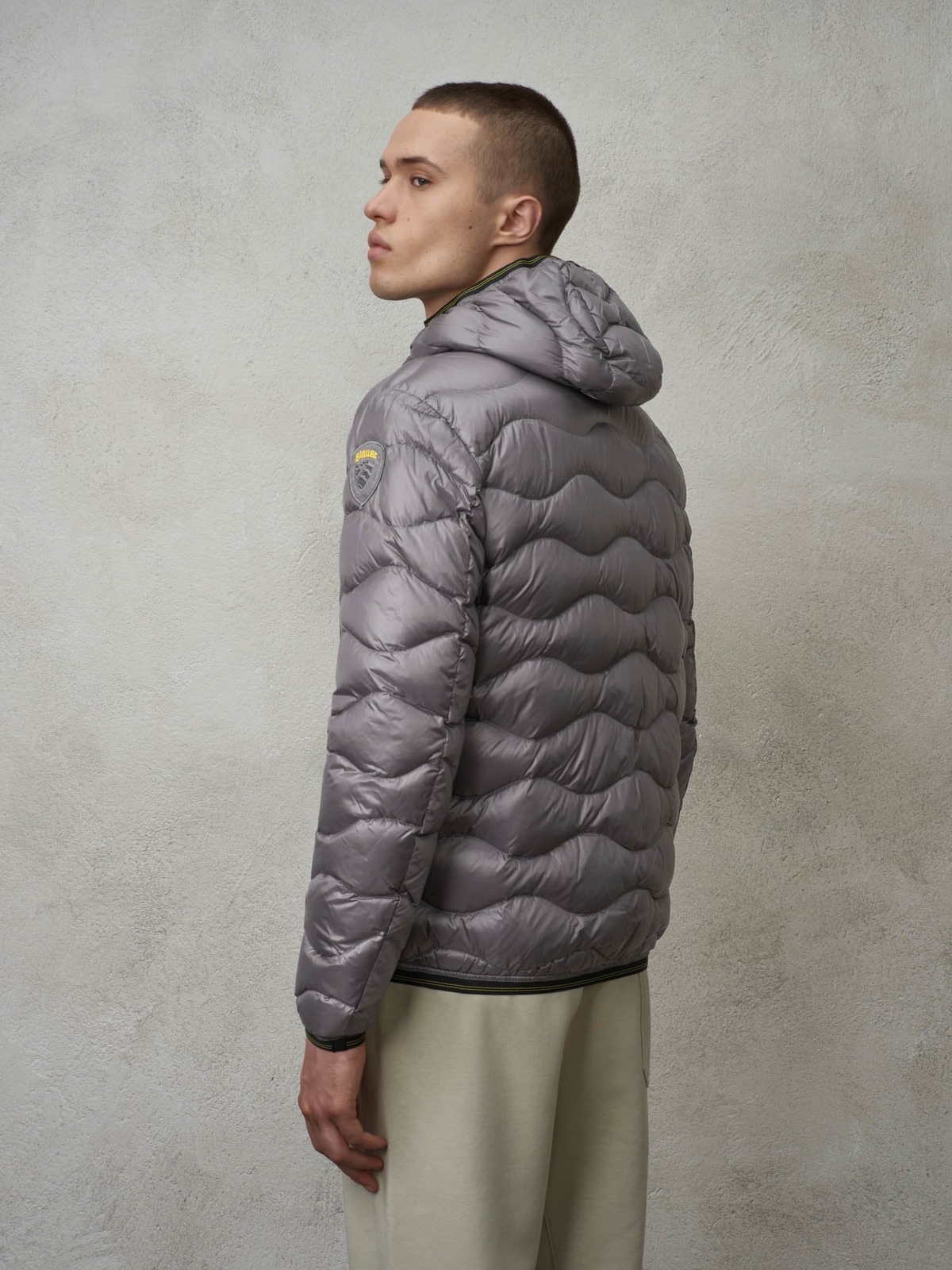 BLAUER DAUNENJACKE BLAUER STICKER FANTASY UNDINE WELLE