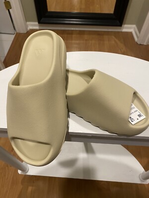 Brand New Yeezy Slides bone size 11