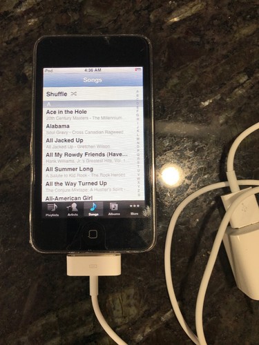 Apple iPod touch 2nd Generation Black (16 GB) Excellent Model A1288 Songs Loaded