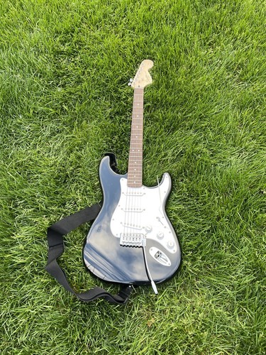 ギター SQUIER Affinity Stratocaster Amazon.com: Squier Affinity Series Stratocaster Electric