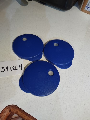 tupperware replacement lids (3) 3912C-4 Sippie Straw Hole