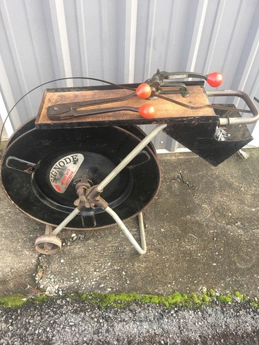SIGNODE BANDING Cart DF-7 With Crimper, Tensioner, Banding Holder, and Clips